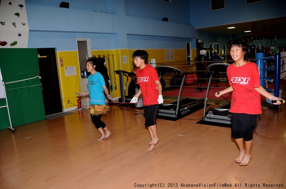 CREDIT summer camp for KIDS 2013　VOL4：キャンプDay1ボクシングジム体験_b0065730_1018246.jpg