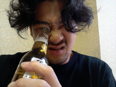 コロナビールを目で開けた木村店長。_d0164343_14544798.gif
