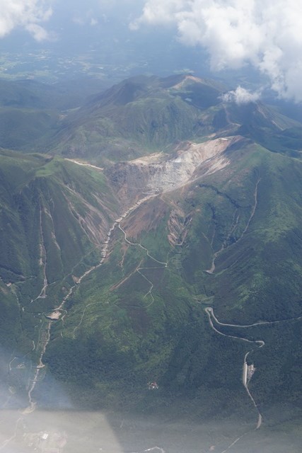 ANA便で熊本へ阿蘇の連山に感動、ANAで見る瀬戸内の美し海、ANAで行く空の旅は感動の連続　　　　　_d0181492_2135655.jpg