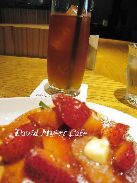 銀座三越 いちごのパンケーキ David Myers Cafe お散歩アルバム 春日和バラ日和 銀座三越 いちごのパンケーキ David Myers Cafe お散歩アルバム 春日和バラ日和