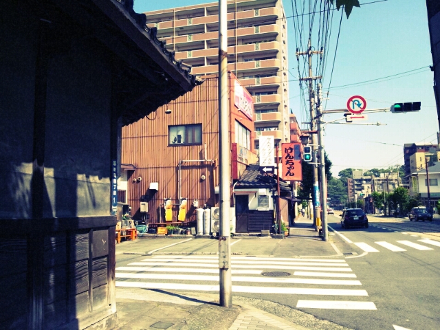 道案内(前編)とガラス作品到着とあさ洋裁店さんご来店と本到着_c0246783_18361112.jpg