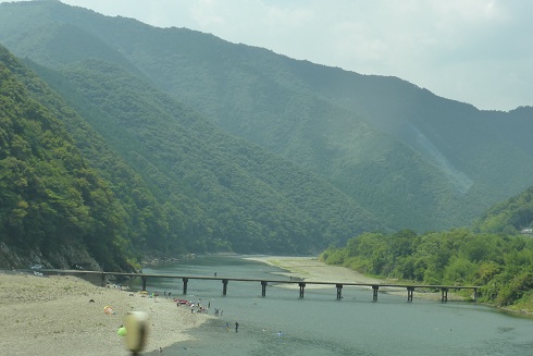 暑い四国へ　その６　～舟母船 ・『 しゃえんじり』 ・沈下橋～ _d0264892_224322.jpg