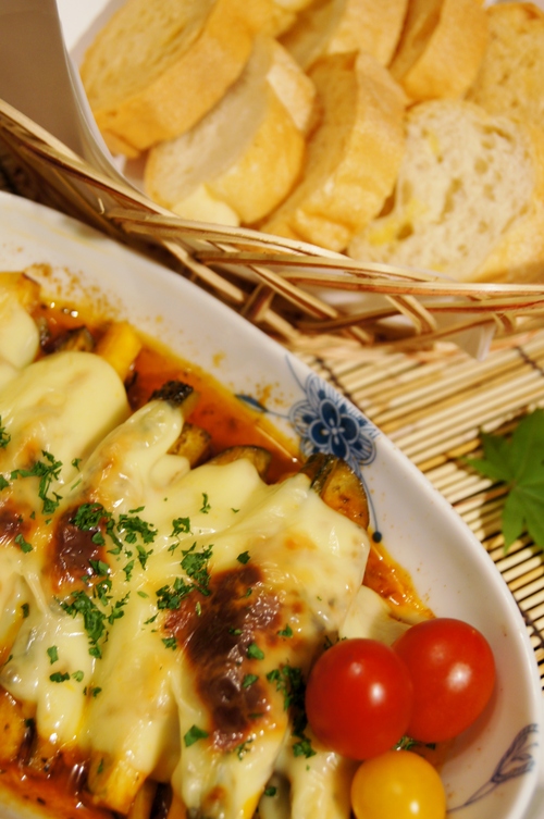 簡単 絶品 アヒージョの素 トマトj 菜園野菜の豚肉ロール煮のチーズ焼き です 料理と趣味の部屋