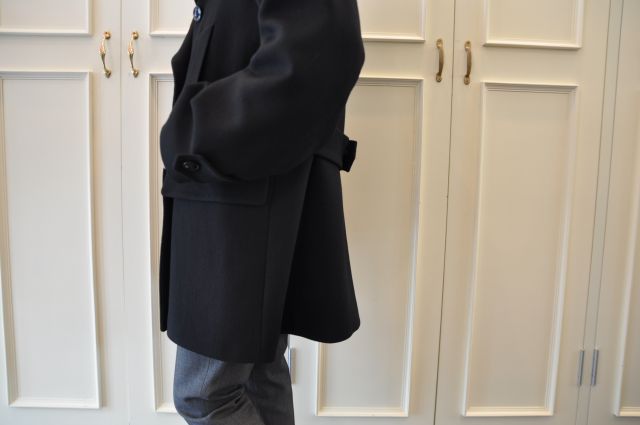 月はどっちに出ている の ・・・ DRIES VAN NOTEN ._b0110586_19285656.jpg