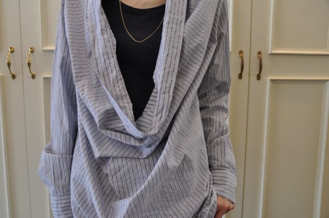 月はどっちに出ている の ・・・ DRIES VAN NOTEN ._b0110586_19325685.jpg