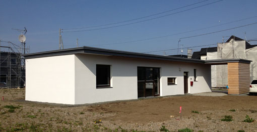 小室雅伸(北海道建築工房):RCフラット北信濃 1_e0054299_1818735.jpg