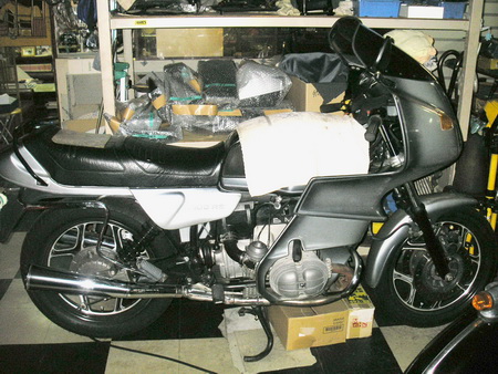 お勧め 中古車(バイク) R100RS_e0218639_11122298.jpg