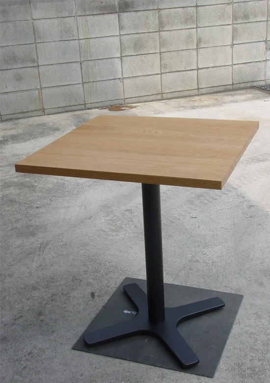 ホワイトオーク、カフェテーブル a wood apartment
