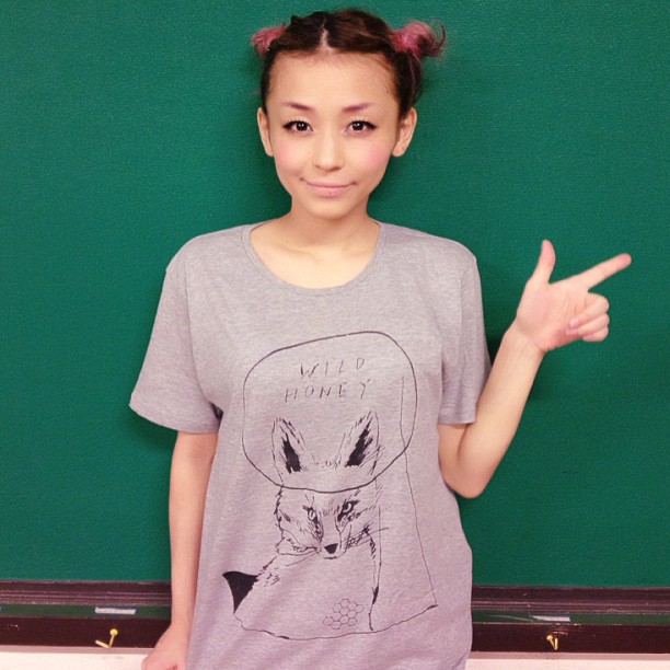 WILD HONEY TOUR TEE(designed by WALNUT)販売開始!_a0087389_13433324.jpg