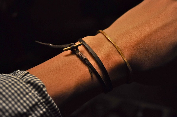 leather bangle_b0172633_2157344.jpg