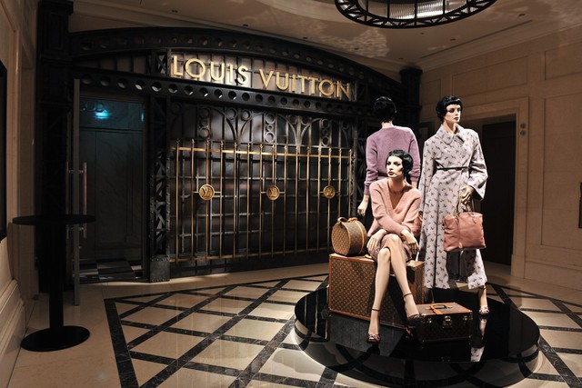 louis vuitton toasts : timeless uses in tokyo_f0039379_1024194.jpg