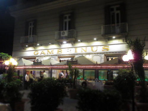 夜のナポリを歩く!!ーーーナポリ旅行記_c0179785_3514160.jpg