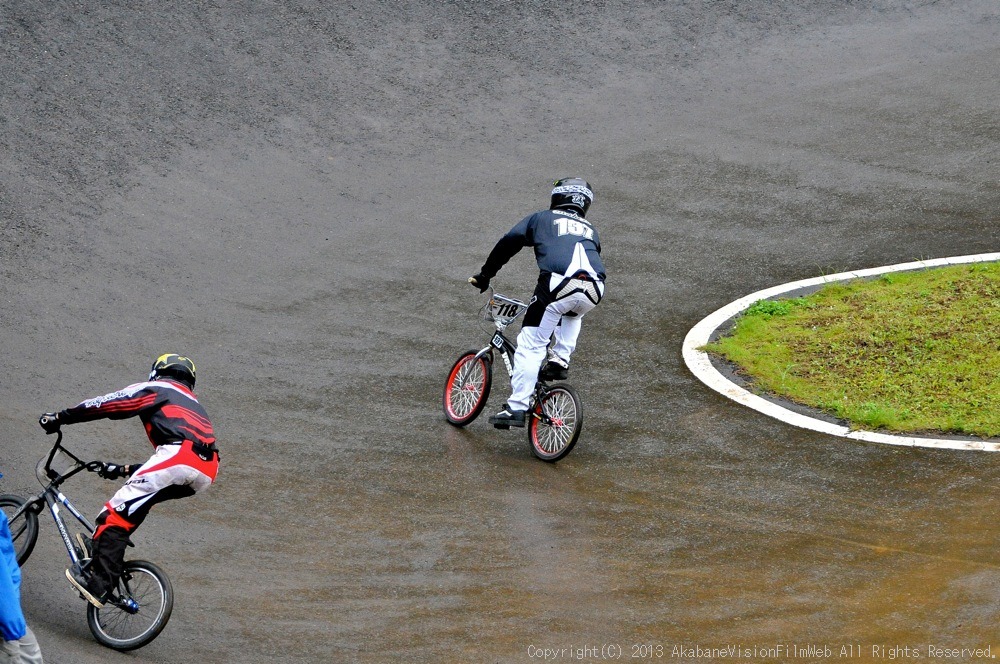2013 JBMXFジャパンシリーズ 第４戦秩父大会vol8：Men17-29、３０才以上決勝_b0065730_1083261.jpg