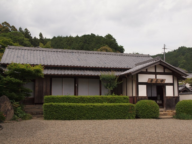e0303726_2227296.jpg