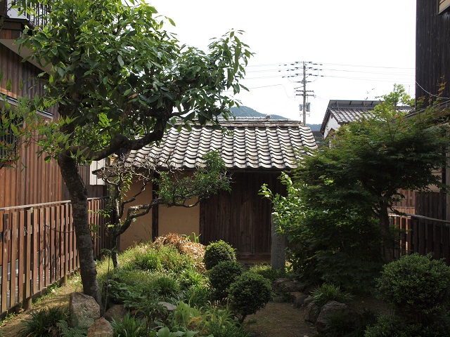 e0303726_2353924.jpg