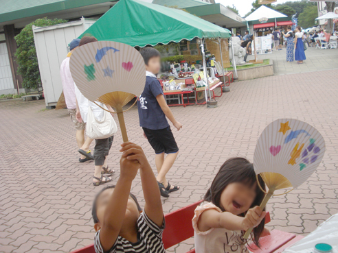 2013-8-3/4　24　31/9-1　サイボクハムで紙芝居とうちわ作り_e0026056_12253761.jpg