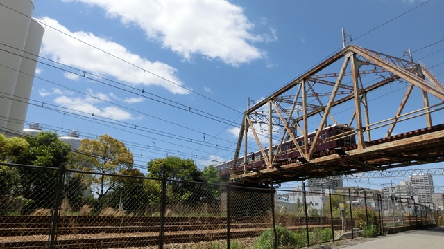 阪急電車小林一三翁の残した偉大な財産、復興事業・地域活性手法を小林一三翁に学べ、頑張れ橋下徹代表_d0181492_5501146.jpg