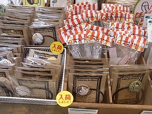 東急ハンズ梅田店「インコと鳥の雑貨展」在庫情報更新_d0322493_17154774.jpg