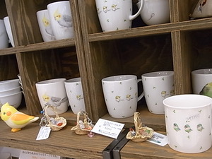 インコと鳥の雑貨展hatoyaさん作品登場です。週末は。。_d0322493_18153723.jpg