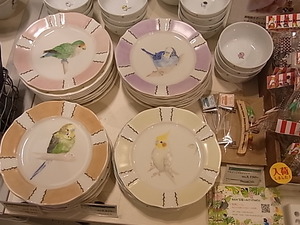 インコと鳥の雑貨展hatoyaさん作品登場です。週末は。。_d0322493_18153880.jpg