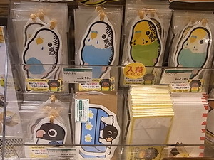 鳥とインコの雑貨展作品追加。セキセイ・ボタンミニ特集中。_d0322493_1815957.jpg