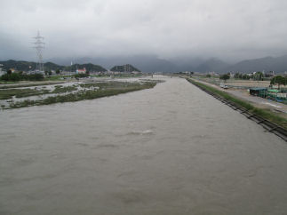 大雨の影響で…_c0034228_22153052.jpg