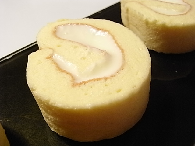 クリームチーズのロールケーキ_b0145846_2216281.jpg