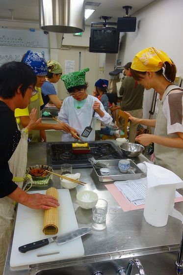 ＜手話通訳つき・子ども参加歓迎＞日本料理「靱本町 がく」今川氏　お料理教室を開催しました_a0277483_2573456.jpg