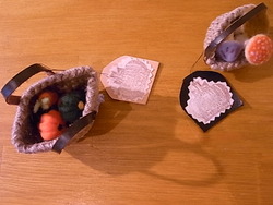 ちいさなもの展残り4日。作家紹介とs.ukawaさん個展_d0322493_1215272.jpg
