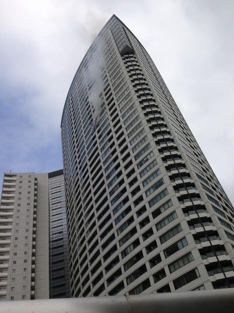 超高層マンションの火災_b0035524_11435727.jpg