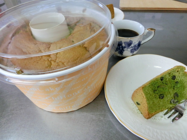 敬老の日企画「抹茶と小豆のシフォンケーキ」_d0255763_14441286.jpg