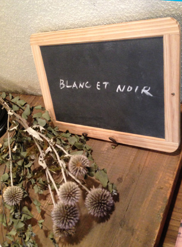 個展の新作紹介 (BLANC ET NOIR)_a0232169_14472835.jpg