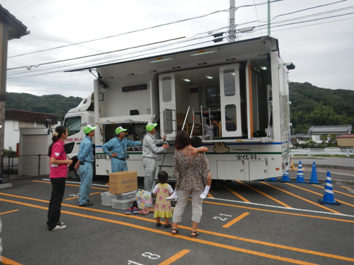 起震車体験を行いました。_c0194485_12341086.jpg