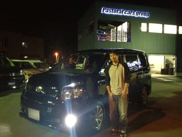 ★グランドハイエース・現行ヴォクシー待望のお納車となりました!!★(白石店)_c0161601_2081028.jpg