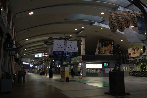 秋田駅の朝!_d0202264_5274845.jpg