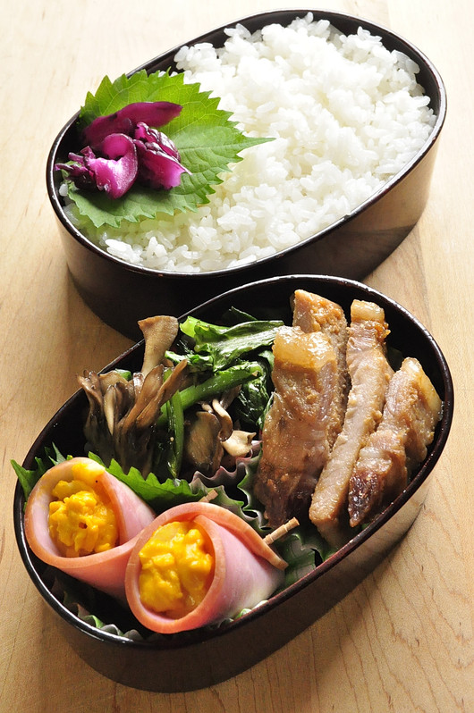 豚甘糀醤油漬け弁当_b0171098_835828.jpg