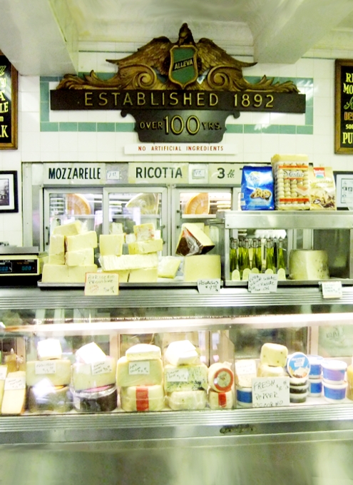 1892年から続く北米最古のイタリアン・チーズ屋さん、Alleva Dairy_b0007805_9565356.jpg