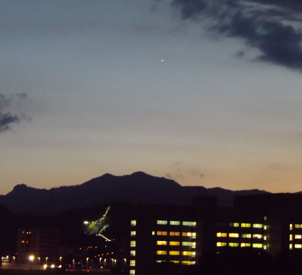 今日は月-土星-金星の順_c0025115_1991090.jpg