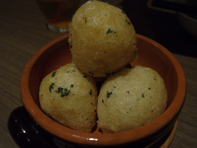 Carlotta(カルロッタ) pizzeria & bar @岡山市北区田町_f0197703_1628694.jpg