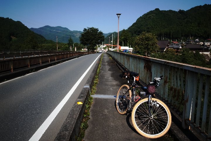 晴れた朝の自転車通勤_a0268412_2225417.jpg