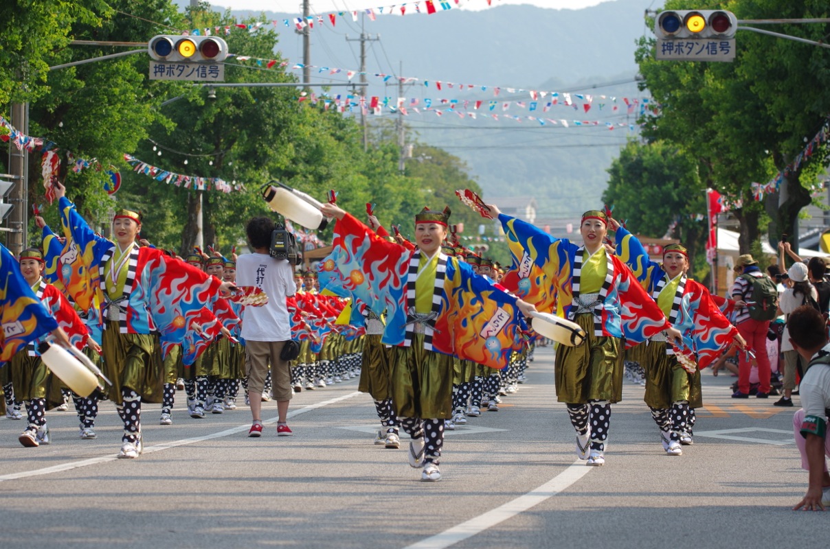 高知よさこい２０１３祭本番一日目その１６（とらっく）_a0009554_22245542.jpg