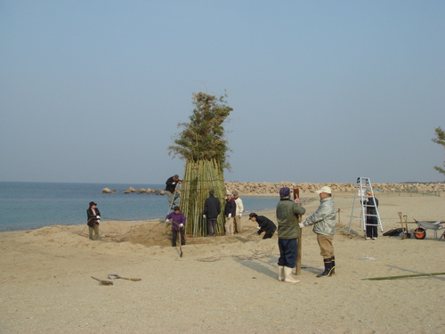 2007新春里海まつり準備…とんど組立・・・臨時活動日_c0108460_21345542.jpg