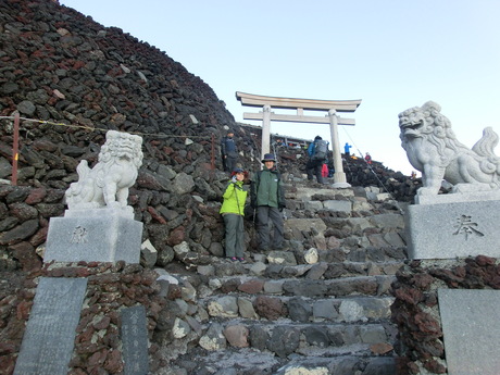 富士山8合目～御来光館～山頂_d0156797_245695.jpg