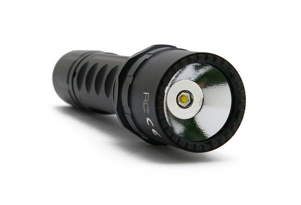 初売り旅行 SUREFIRE IZAブログの保管場所 : ストレイタム STRATUM S2-BK-WH シュアファイヤー