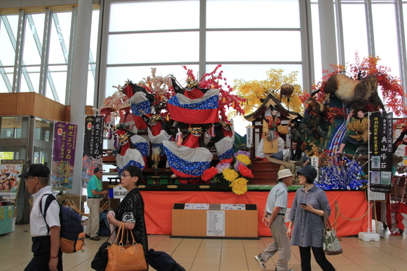 奥羽本線 新庄駅 到着!_d0202264_7371860.jpg
