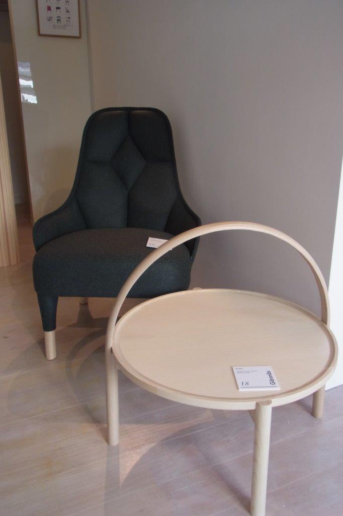スウェーデンの美しい椅子たち_a0123465_1263989.jpg