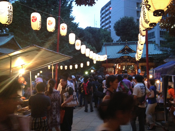 渋谷・金王八幡宮大祭に立ち寄る_a0000006_2053380.jpg