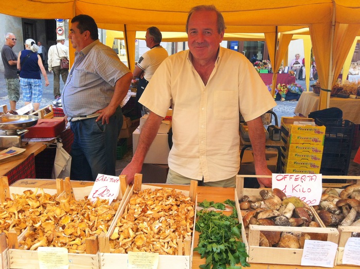 イタリアの秋の恵み♡生ポルチーニ茸のサラダ Insalata di funghi porcini _b0246303_525639.jpg