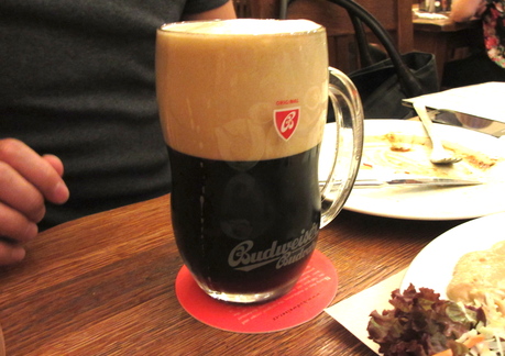 Brasserie à Prague, U MEDVIDKU - チェコのバドワイザー@ウ・メドヴィードクー_a0231632_1747796.jpg