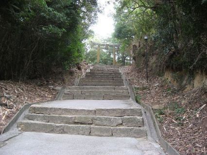 直島に行ってきたで～　その④上原三千代 直島八幡神社_b0301550_166198.jpg